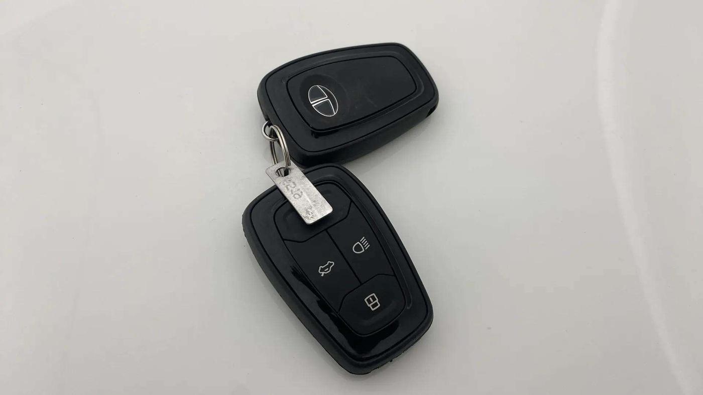 2023 Tata ALTROZ XZA, Petrol, Automatic, 12,929 km, Key Close Up