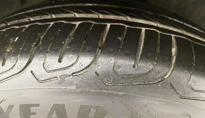 2023 Tata ALTROZ XZA, Petrol, Automatic, 12,929 km, Right Front Tyre Tread