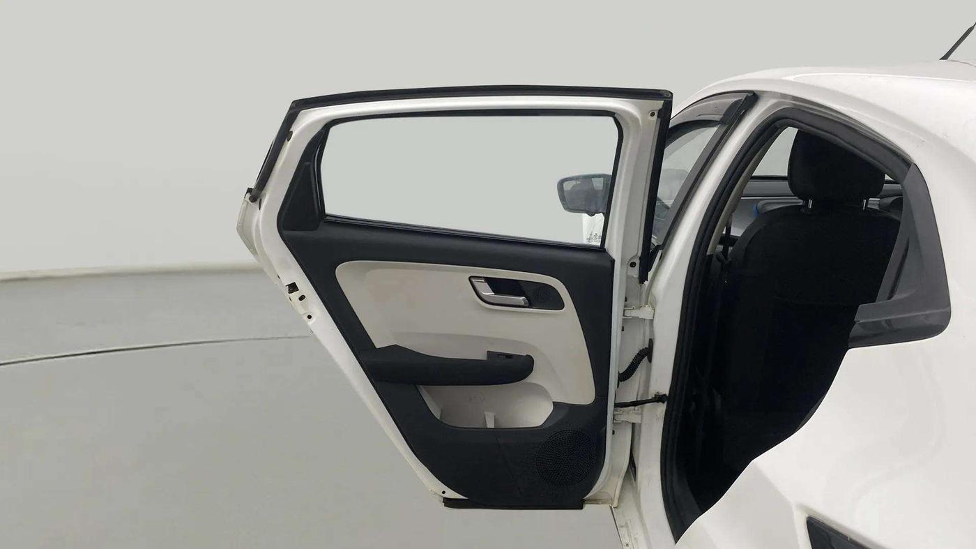 2023 Tata ALTROZ XZA, Petrol, Automatic, 12,929 km, LHS Rear Door