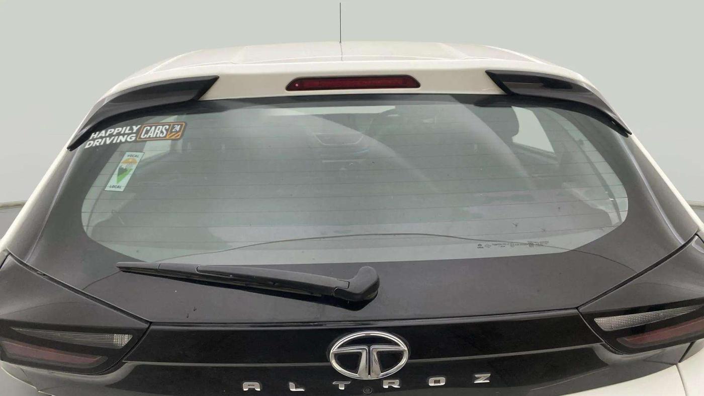 2023 Tata ALTROZ XZA, Petrol, Automatic, 12,929 km, Rear Windshield