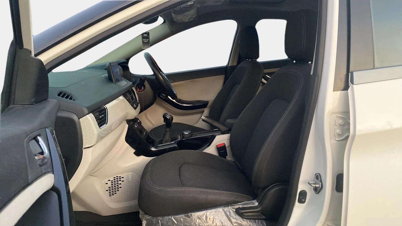 2020 Tata NEXON XZ PLUS (O) PETROL, Petrol, Manual, 61,868 km, Right Side Front Door Cabin