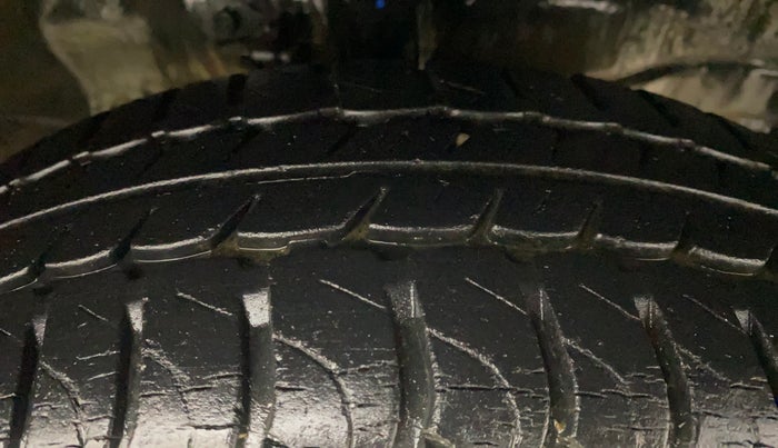 2014 Maruti Wagon R 1.0 VXI, Petrol, Manual, 24,141 km, Right Front Tyre Tread