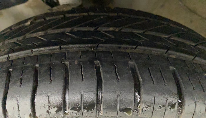 2015 Honda Amaze 1.2L I-VTEC S, Petrol, Manual, 72,915 km, Left Front Tyre Tread
