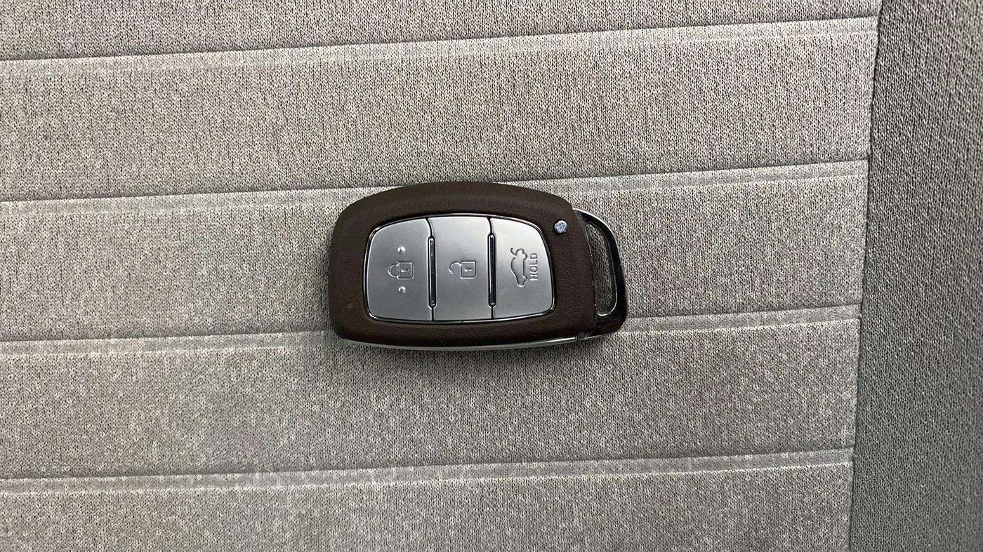2023 Hyundai GRAND I10 NIOS ASTA 1.2 KAPPA VTVT, Petrol, Manual, 26,841 km, Key Close Up
