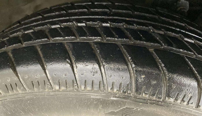 2019 Maruti New Wagon-R LXI CNG 1.0, CNG, Manual, 36,666 km, Right Front Tyre Tread