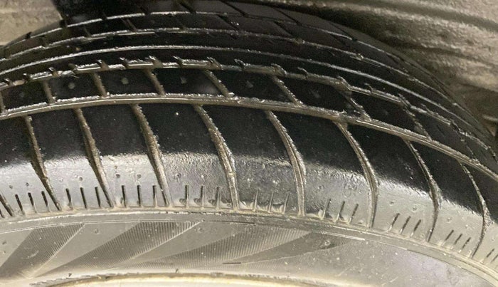 2019 Maruti New Wagon-R LXI CNG 1.0, CNG, Manual, 36,666 km, Left Front Tyre Tread