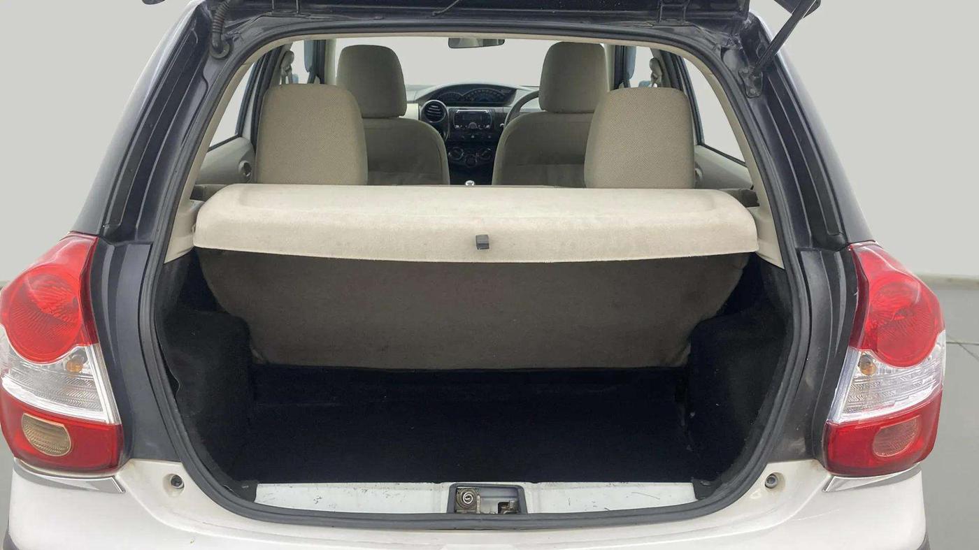 2016 Toyota Etios Liva V, Petrol, Manual, 43,830 km, Boot Inside