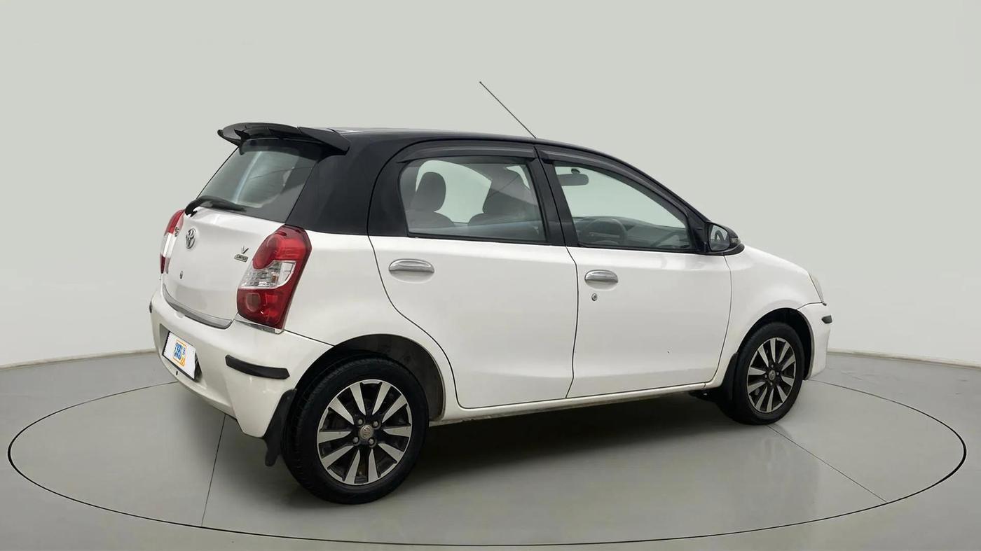 2016 Toyota Etios Liva V, Petrol, Manual, 43,830 km, Right Back Diagonal
