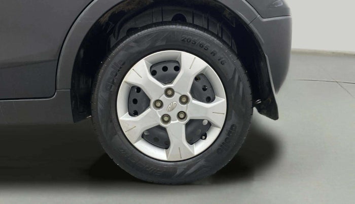 2022 Mahindra XUV300 W6 1.2 PETROL, Petrol, Manual, 14,943 km, Left Rear Wheel