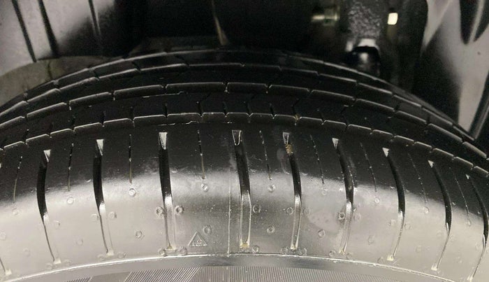 2022 Mahindra XUV300 W6 1.2 PETROL, Petrol, Manual, 14,943 km, Right Rear Tyre Tread