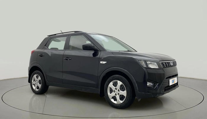 2022 Mahindra XUV300 W6 1.2 PETROL, Petrol, Manual, 14,943 km, Right Front Diagonal