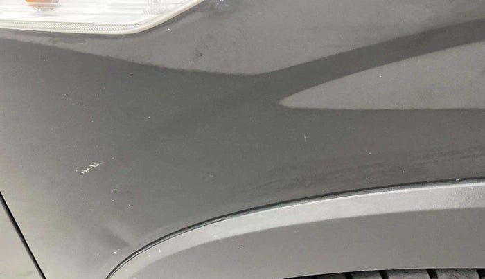 2022 Mahindra XUV300 W6 1.2 PETROL, Petrol, Manual, 14,943 km, Right fender - Minor scratches