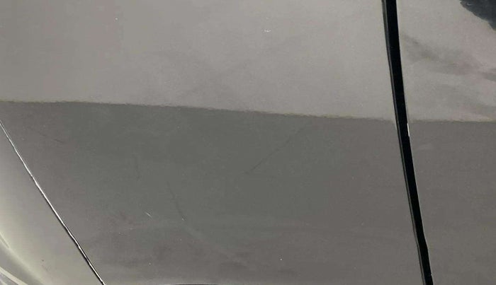 2022 Mahindra XUV300 W6 1.2 PETROL, Petrol, Manual, 14,943 km, Right quarter panel - Minor scratches
