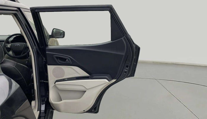 2022 Mahindra XUV300 W6 1.2 PETROL, Petrol, Manual, 14,943 km, RHS Rear Door