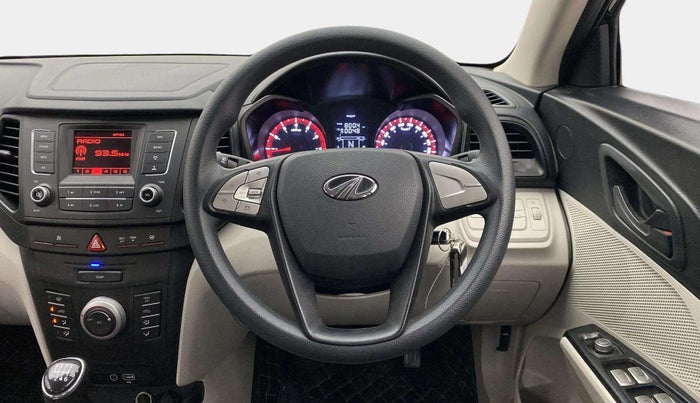 2022 Mahindra XUV300 W6 1.2 PETROL, Petrol, Manual, 14,943 km, Steering Wheel Close Up