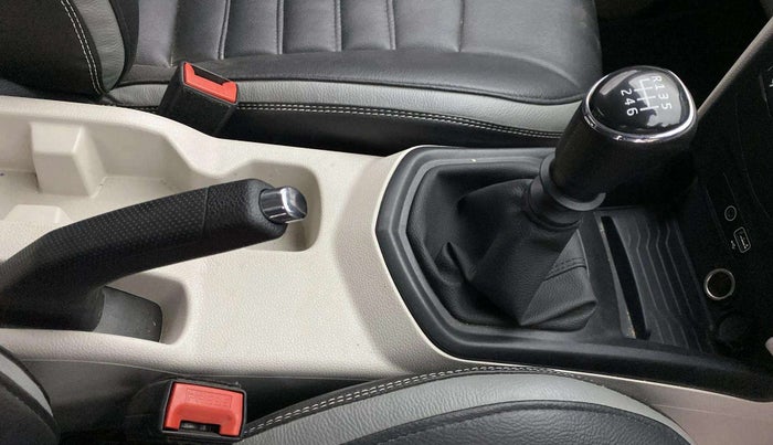 2022 Mahindra XUV300 W6 1.2 PETROL, Petrol, Manual, 14,943 km, Gear Lever