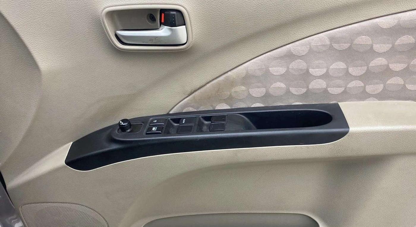 2016 Maruti Celerio ZXI, Petrol, Manual, 20,781 km, Driver Side Door Panels Control