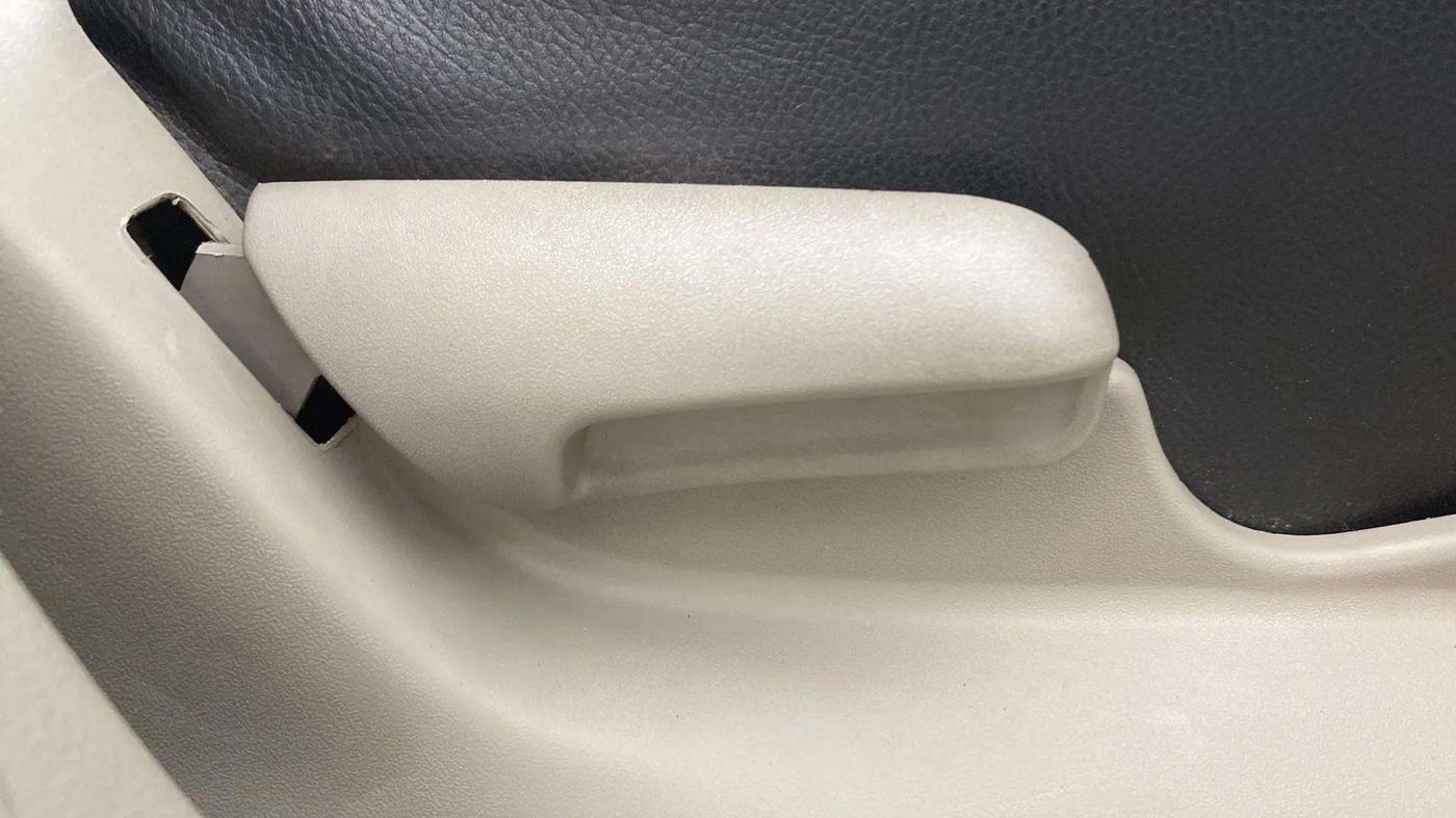2016 Maruti Celerio ZXI, Petrol, Manual, 20,781 km, Driver Side Adjustment Panel