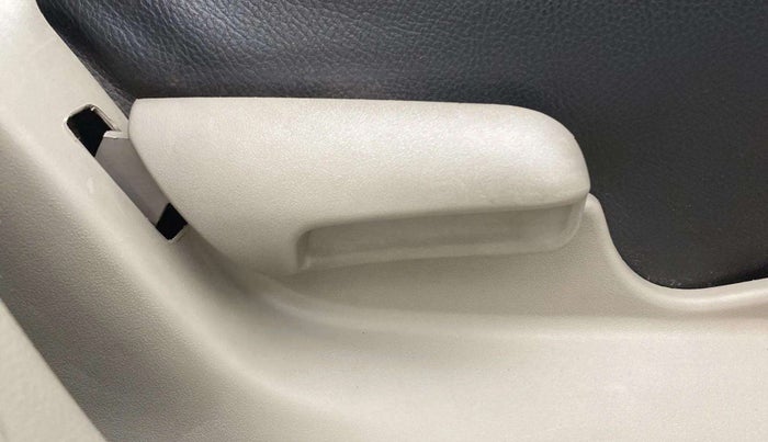 2016 Maruti Celerio ZXI, Petrol, Manual, 20,781 km, Driver Side Adjustment Panel