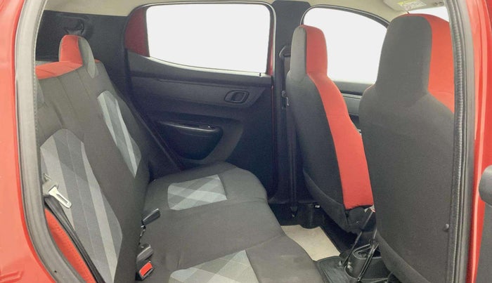 2022 Renault Kwid RXT 1.0 AMT, Petrol, Automatic, 12,158 km, Right Side Rear Door Cabin