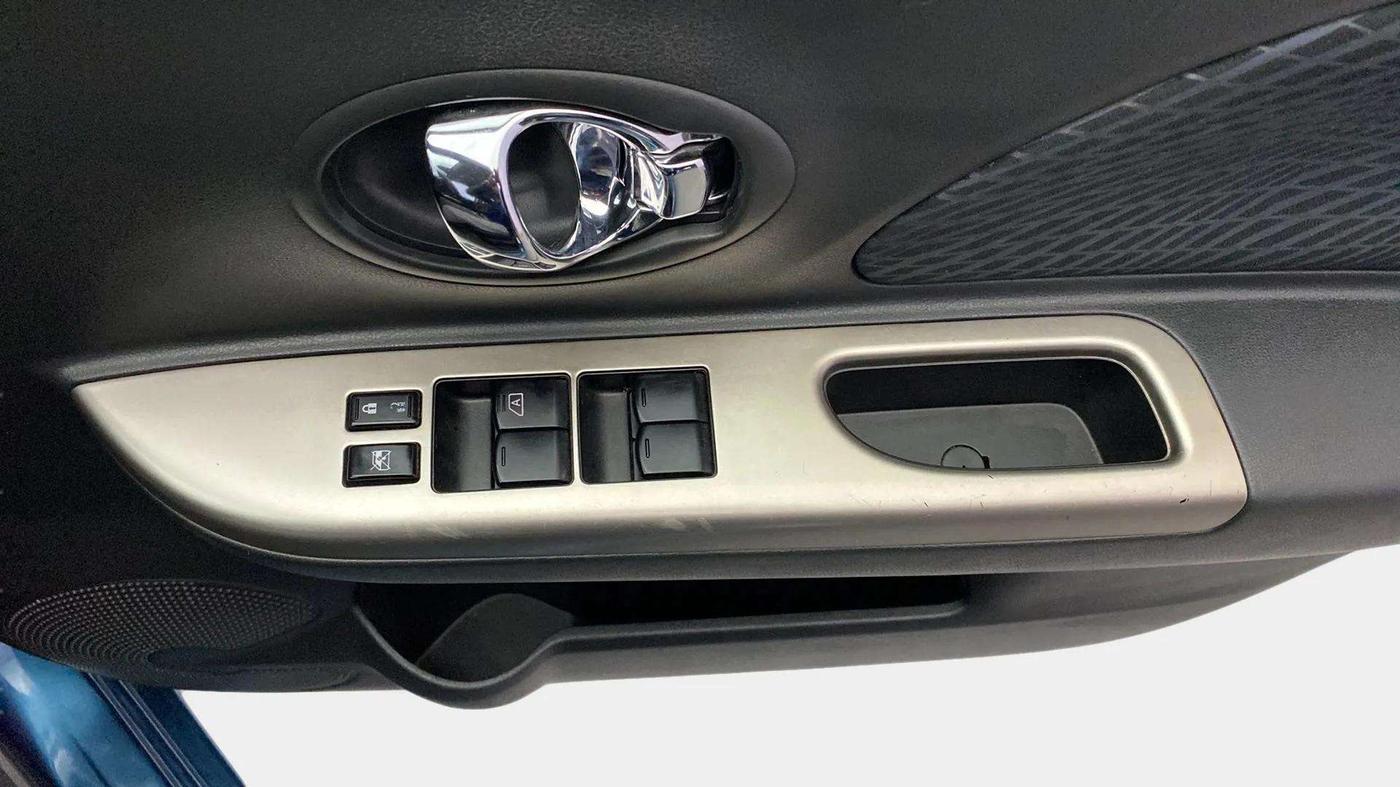 2018 Nissan Micra XV CVT, Petrol, Automatic, 25,725 km, Driver Side Door Panels Control