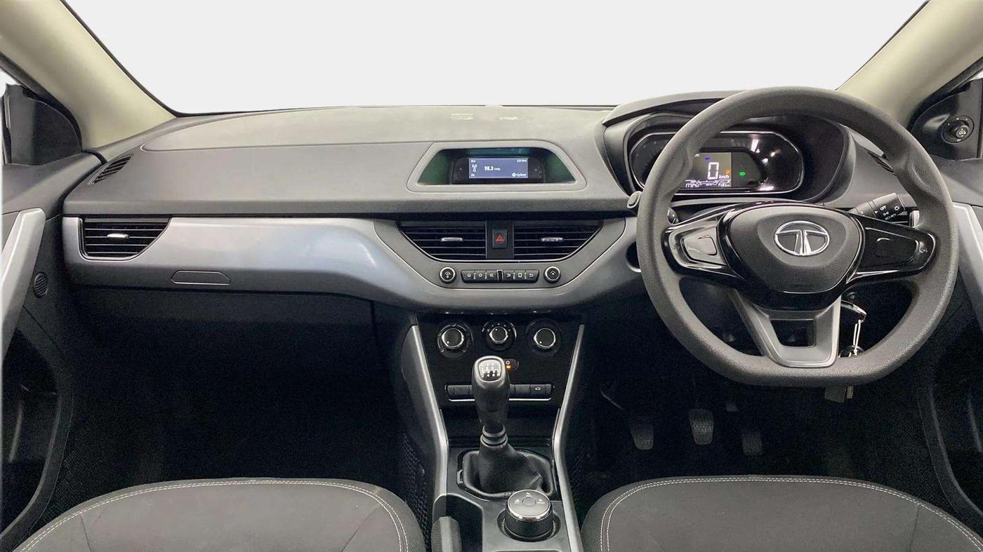 2022 Tata NEXON XM PETROL, Petrol, Manual, 17,745 km, Dashboard