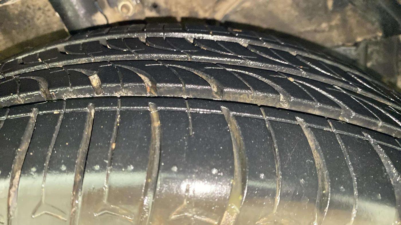 2017 Maruti Swift Dzire ZXI, Petrol, Manual, 25,431 km, Right Front Tyre Tread