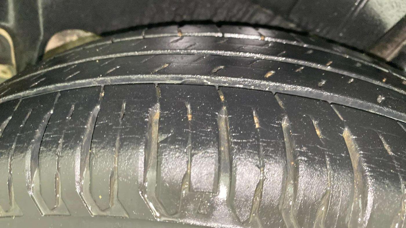 2017 Maruti Swift Dzire ZXI, Petrol, Manual, 25,431 km, Left Rear Tyre Tread