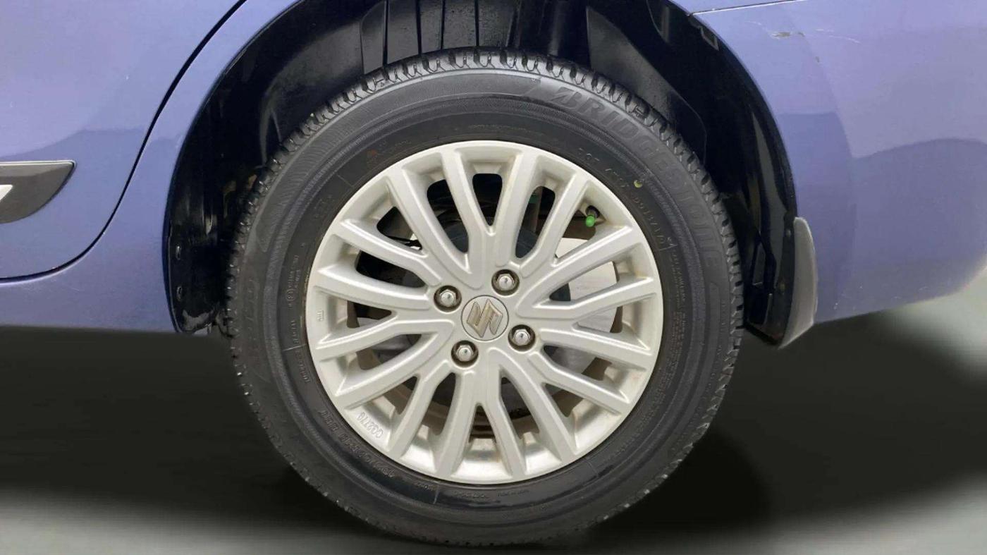2017 Maruti Swift Dzire ZXI, Petrol, Manual, 25,431 km, Left Rear Wheel