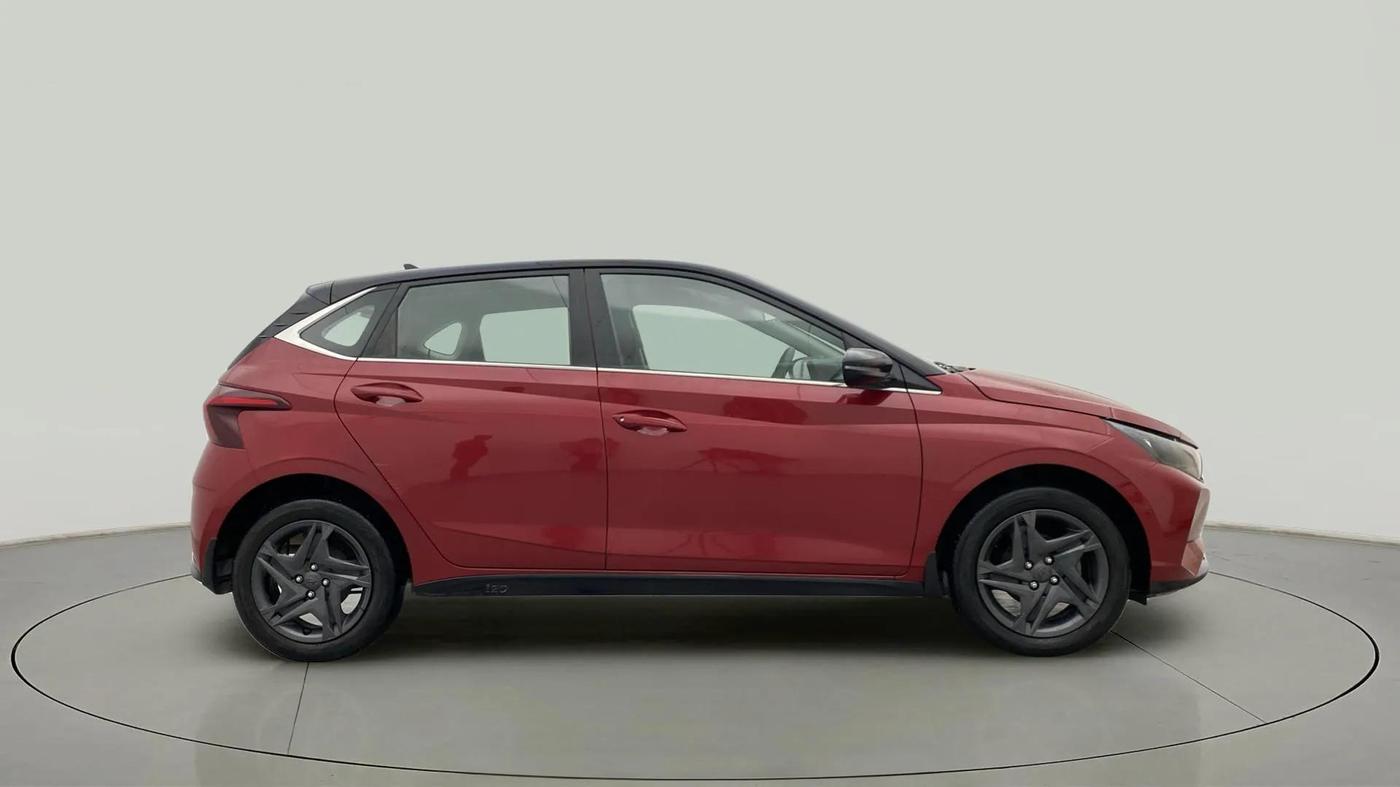 2021 Hyundai NEW I20 SPORTZ 1.2 MT DUAL TONE, Petrol, Manual, 27,068 km, Right Side View