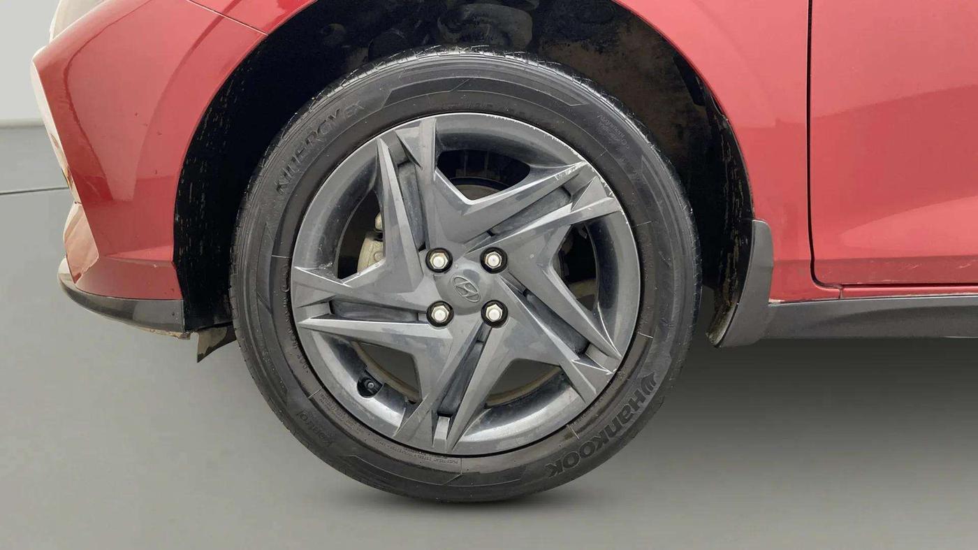 2021 Hyundai NEW I20 SPORTZ 1.2 MT DUAL TONE, Petrol, Manual, 27,068 km, Left Front Wheel