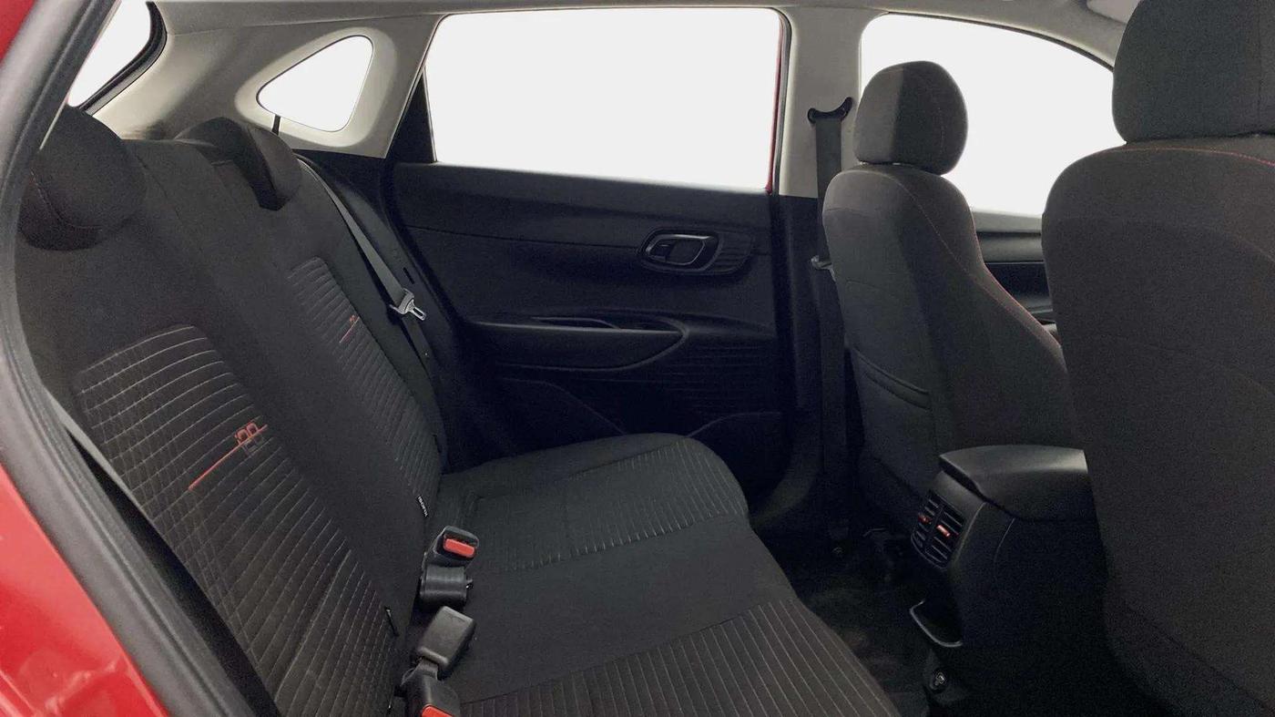 2021 Hyundai NEW I20 SPORTZ 1.2 MT DUAL TONE, Petrol, Manual, 27,068 km, Right Side Rear Door Cabin
