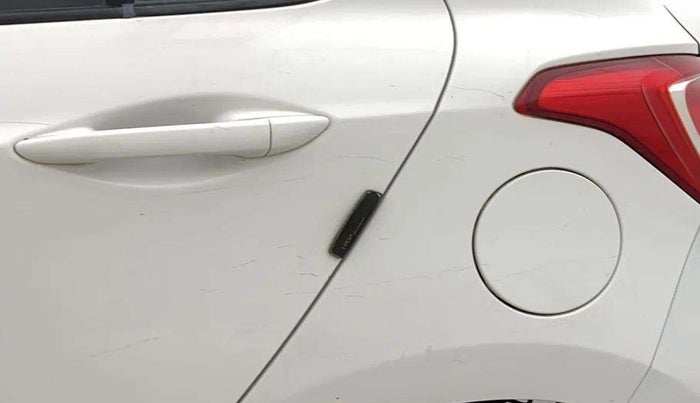 2015 Hyundai Grand i10 MAGNA 1.2 KAPPA VTVT, Petrol, Manual, 61,569 km, Left quarter panel - Minor scratches