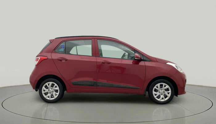 2017 Hyundai Grand i10 SPORTZ (O) 1.2 KAPPA VTVT, Petrol, Manual, 26,257 km, Right Side View