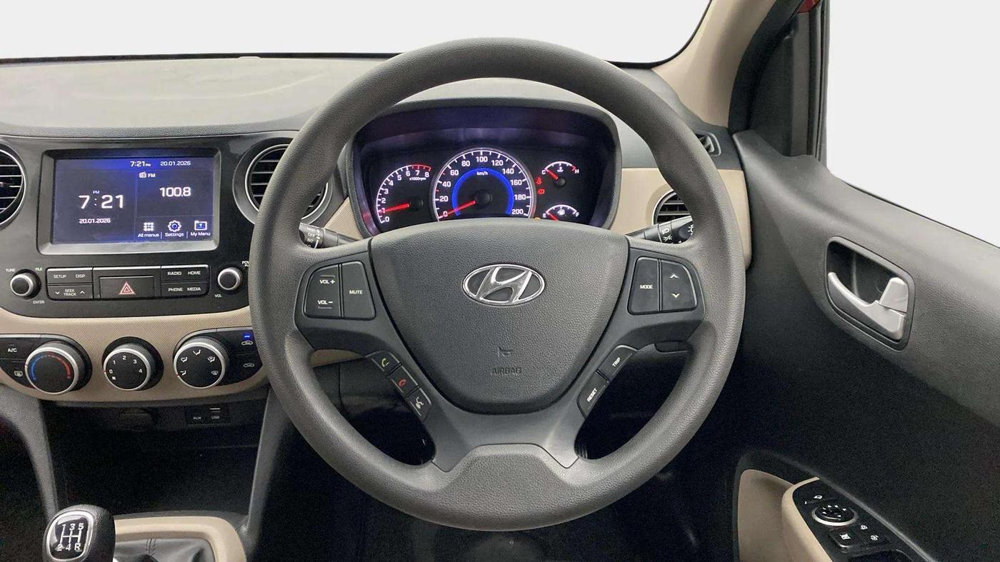 2017 Hyundai Grand i10 SPORTZ (O) 1.2 KAPPA VTVT, Petrol, Manual, 26,257 km, Steering Wheel Close Up