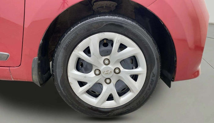 2017 Hyundai Grand i10 SPORTZ (O) 1.2 KAPPA VTVT, Petrol, Manual, 26,257 km, Right Front Wheel
