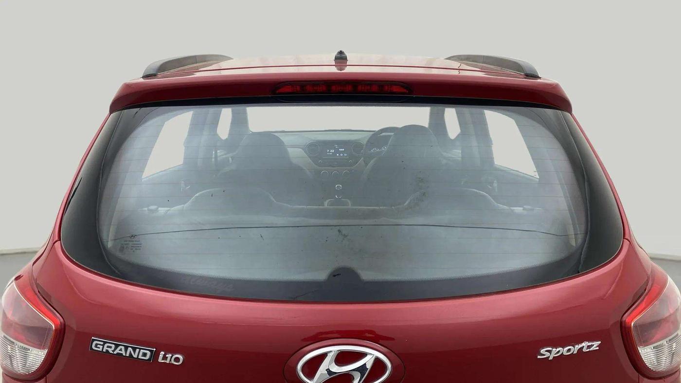 2017 Hyundai Grand i10 SPORTZ (O) 1.2 KAPPA VTVT, Petrol, Manual, 26,257 km, Rear Windshield