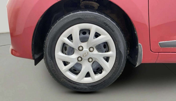 2017 Hyundai Grand i10 SPORTZ (O) 1.2 KAPPA VTVT, Petrol, Manual, 26,257 km, Left Front Wheel