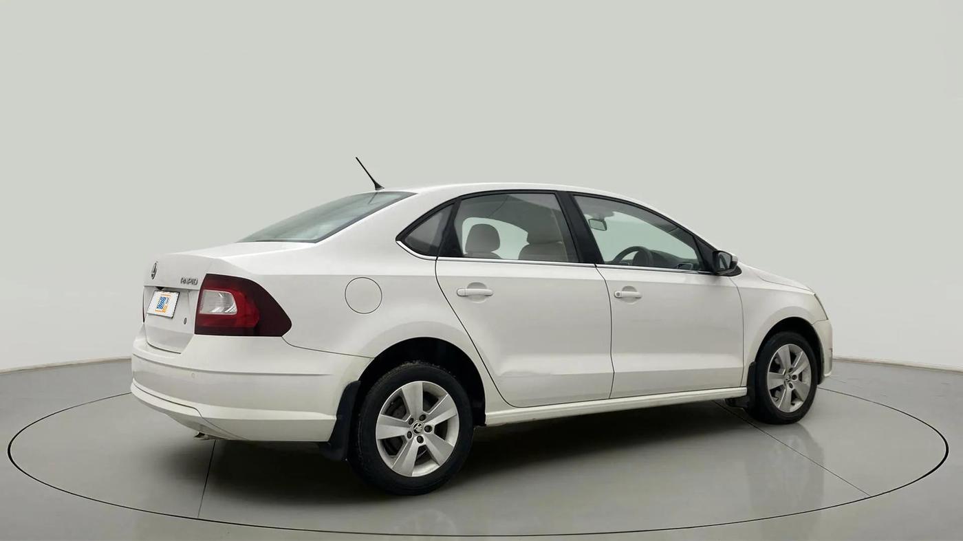 2021 Skoda Rapid AMBITION AT TSI, Petrol, Automatic, 36,537 km, Right Back Diagonal