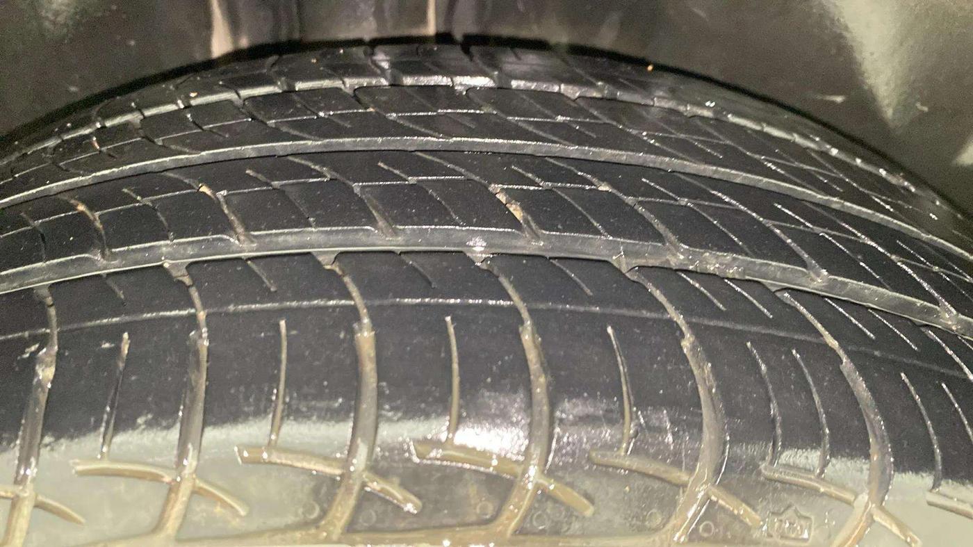 2021 Skoda Rapid AMBITION AT TSI, Petrol, Automatic, 36,537 km, Right Rear Tyre Tread
