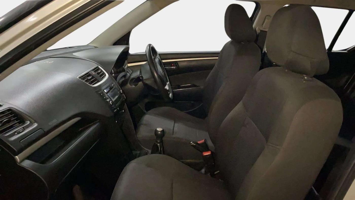 2015 Maruti Swift ZXI, Petrol, Manual, 49,527 km, Right Side Front Door Cabin