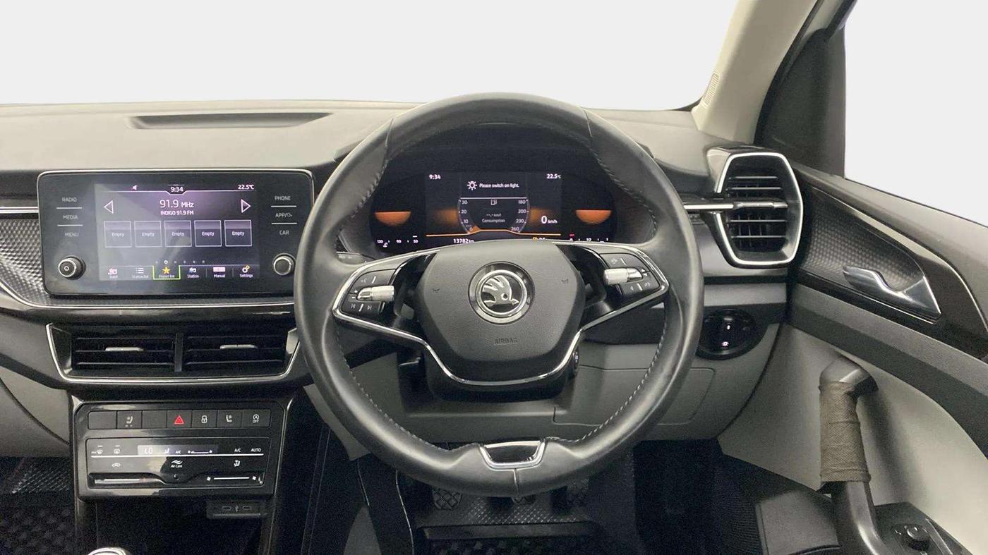2022 Skoda KUSHAQ STYLE 1.5L TSI MT, Petrol, Manual, 13,909 km, Steering Wheel Close Up