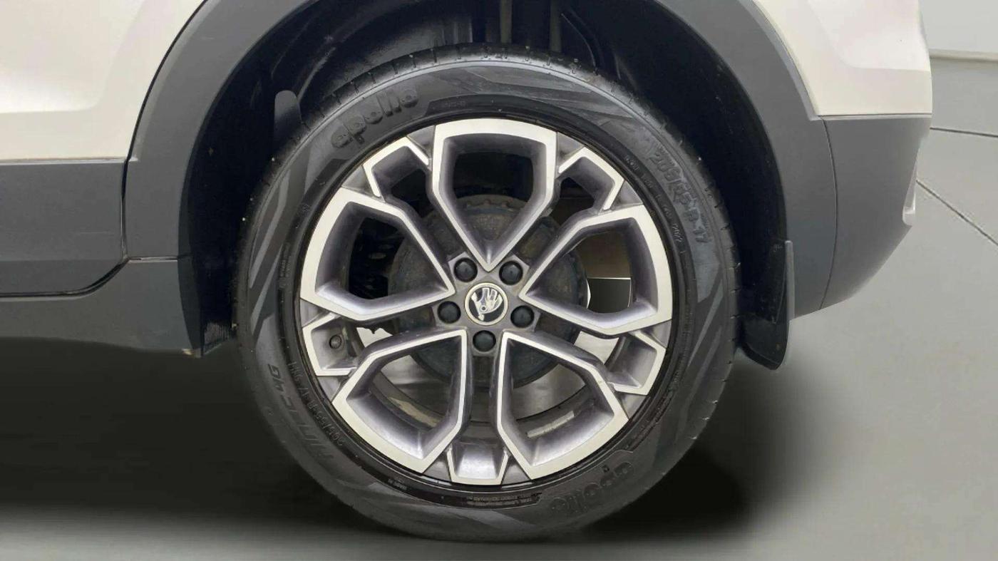 2022 Skoda KUSHAQ STYLE 1.5L TSI MT, Petrol, Manual, 13,909 km, Left Rear Wheel