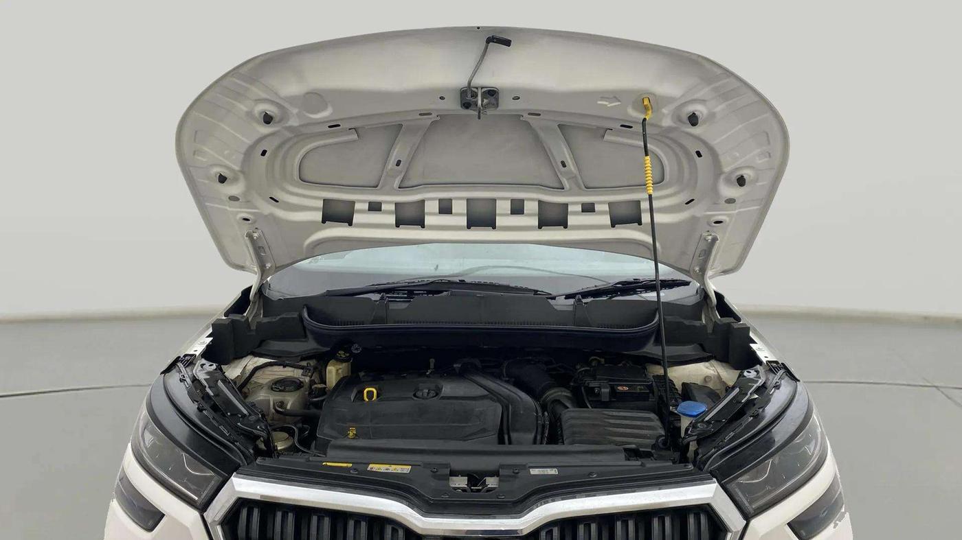 2022 Skoda KUSHAQ STYLE 1.5L TSI MT, Petrol, Manual, 13,909 km, Open Bonet