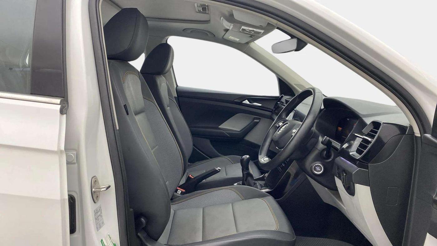 2022 Skoda KUSHAQ STYLE 1.5L TSI MT, Petrol, Manual, 13,909 km, Right Side Front Door Cabin