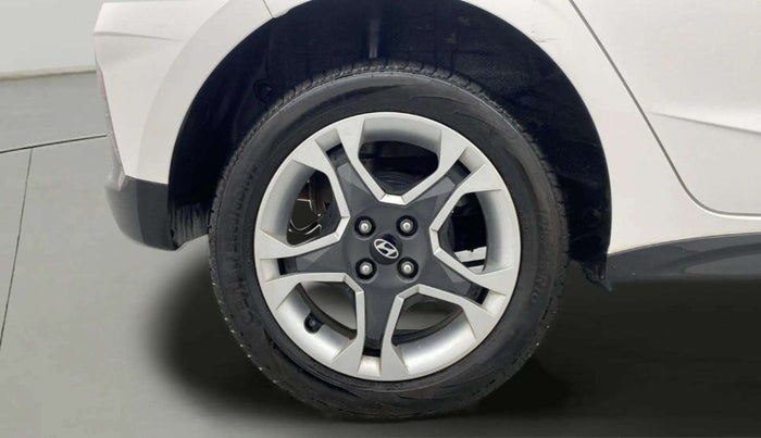 2023 Hyundai NEW I20 SPORTZ 1.2 IVT, Petrol, Automatic, 6,052 km, Right Rear Wheel