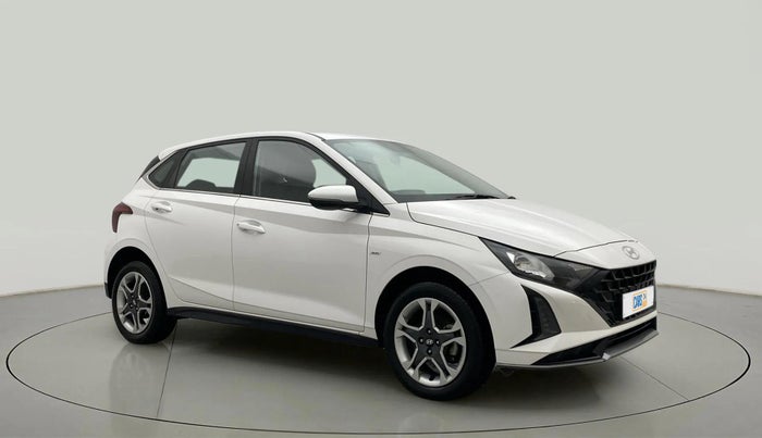 2023 Hyundai NEW I20 SPORTZ 1.2 IVT, Petrol, Automatic, 6,052 km, Right Front Diagonal