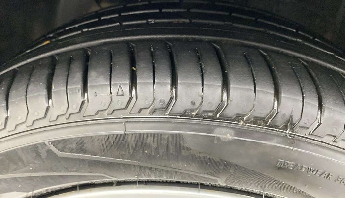 2023 Hyundai NEW I20 SPORTZ 1.2 IVT, Petrol, Automatic, 6,052 km, Left Front Tyre Tread