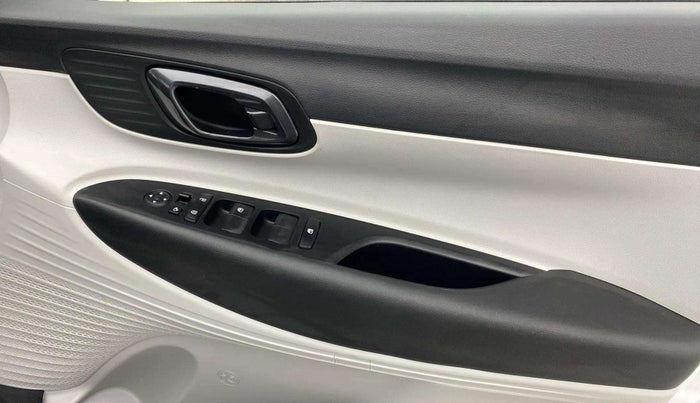 2023 Hyundai NEW I20 SPORTZ 1.2 IVT, Petrol, Automatic, 6,052 km, Driver Side Door Panels Control