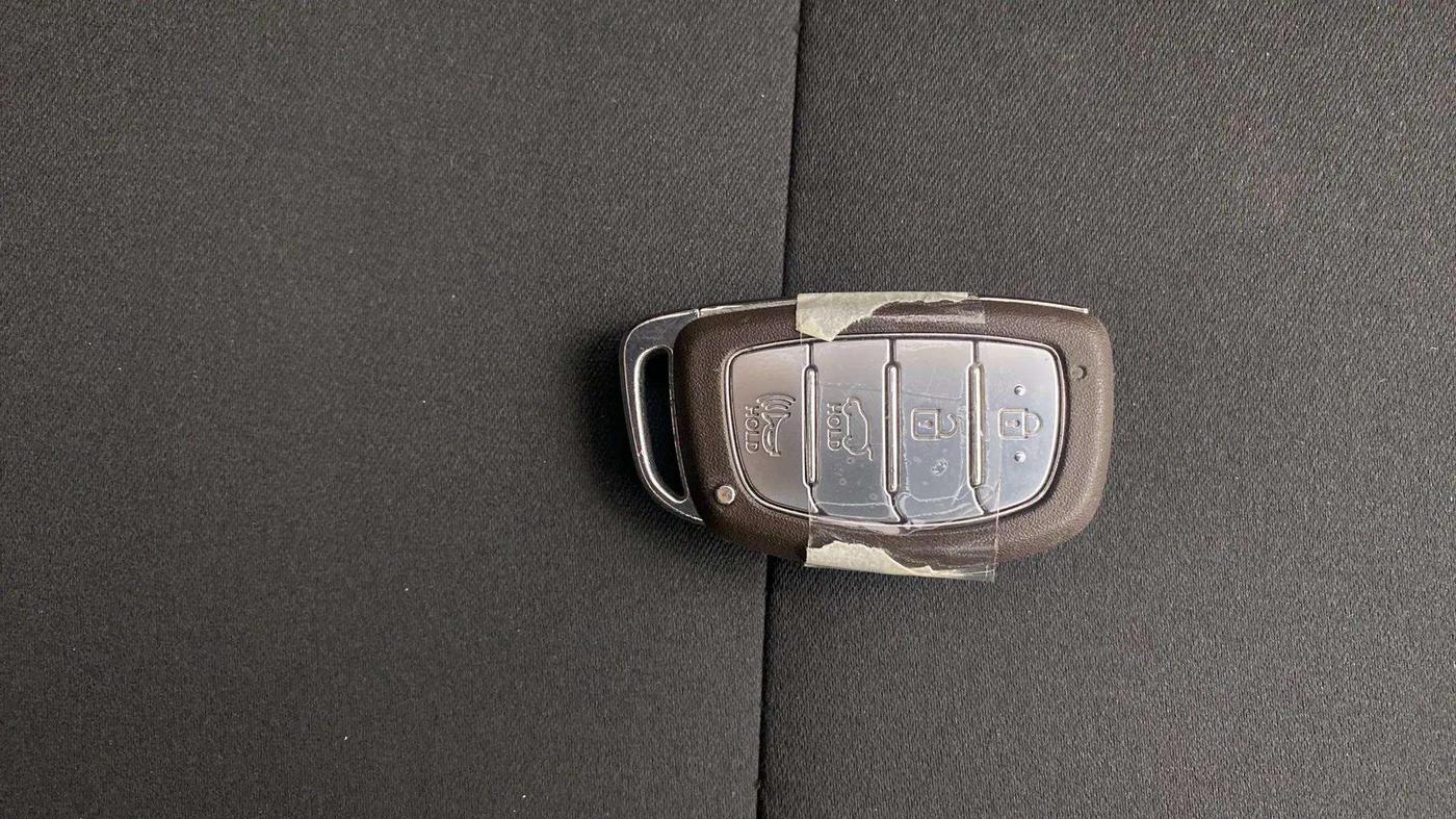 2021 Hyundai NEW I20 ASTA 1.2 MT, Petrol, Manual, 45,304 km, Key Close Up
